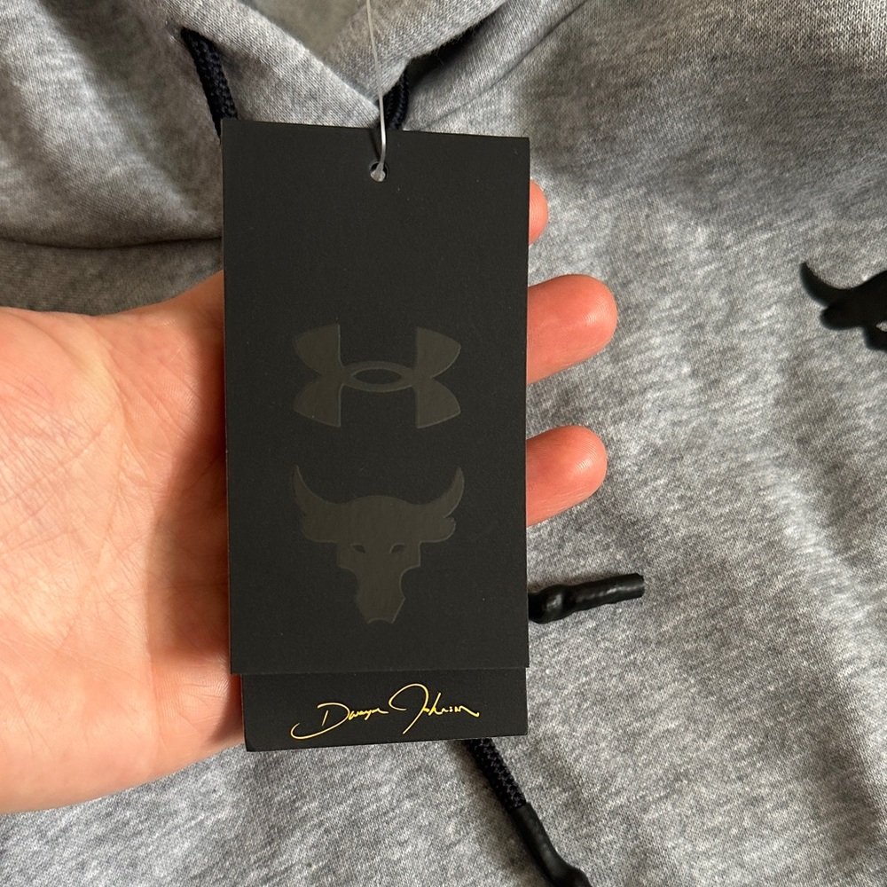 Under Armour Project Rock Cropped sleeveless Hoodie Sweatshirt Womens - Picture 3 of 3